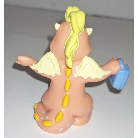 Dragon Tails PBS Hasbro Cassie with lunchbox PVC Figure 2.75" - Picture 3 of 7